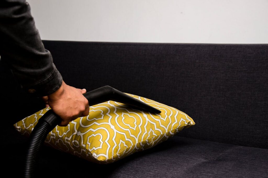 pexels-photo-4401537 nettoyage coussin